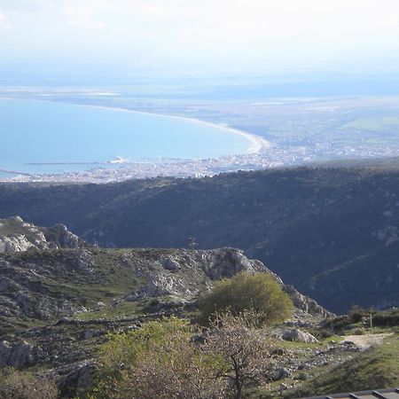 Blu Gargano House Bed and Breakfast Monte SantʼAngelo Kamer foto