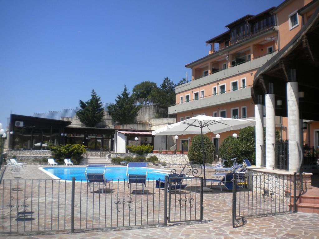 Blu Gargano House Bed and Breakfast Monte SantʼAngelo Buitenkant foto