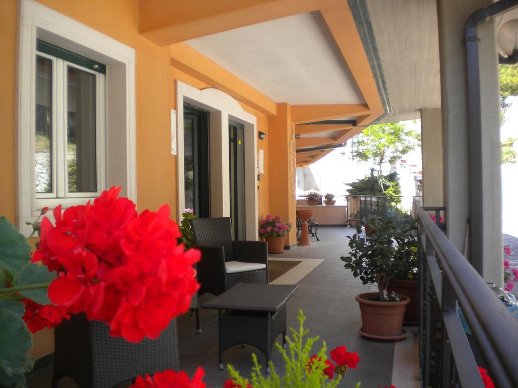 Blu Gargano House Bed and Breakfast Monte SantʼAngelo Buitenkant foto