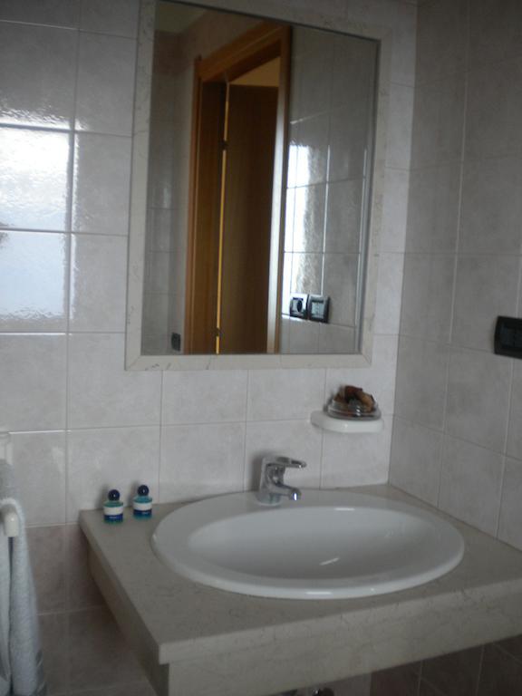 Blu Gargano House Bed and Breakfast Monte SantʼAngelo Kamer foto