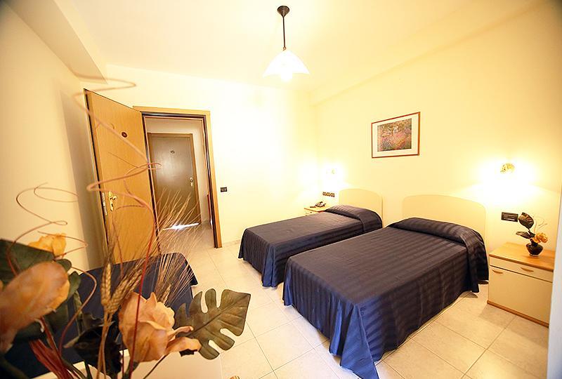 Blu Gargano House Bed and Breakfast Monte SantʼAngelo Kamer foto